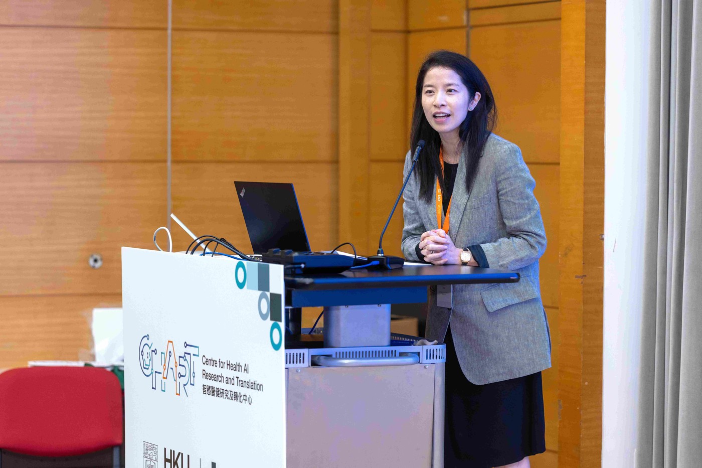 Professor Esther Chan Wai-yin, Associate Dean of Student Affairs of the HKU Centre of Development and Resources for Students and Co-Director of CHART, delivers the closing remarks.