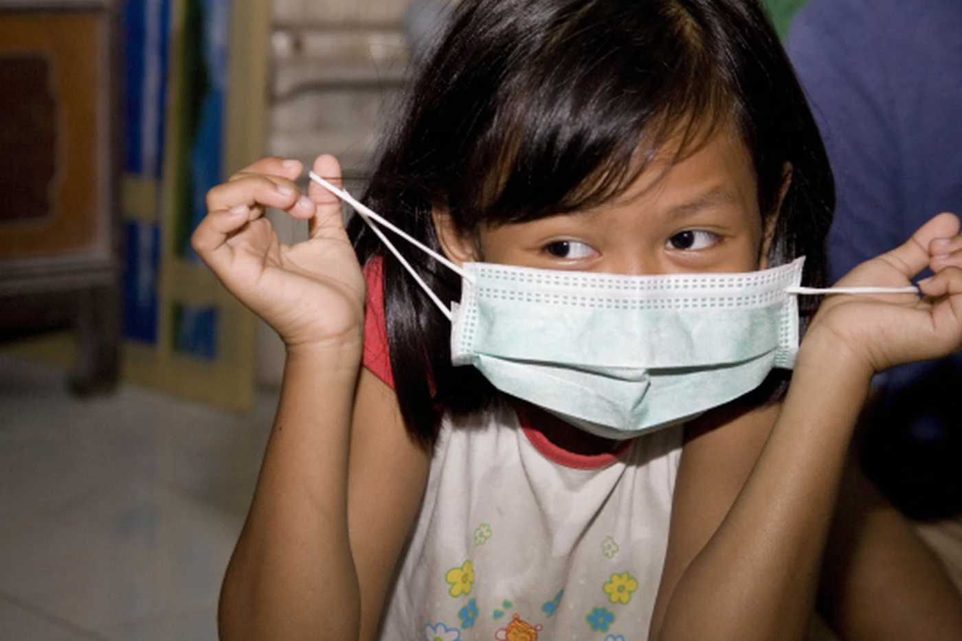 HKU finds aerosol transmission an important mode of <br>
influenza virus spread within household<br>
Review on possible control strategies to prevent the spread is necessary