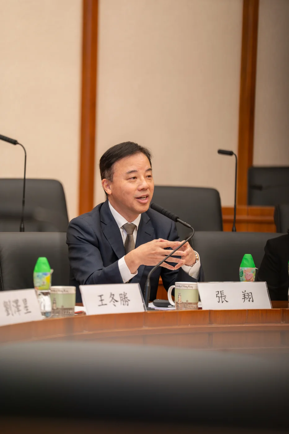 張翔教授強調港大將繼續推動跨地域與跨學科研究，應對全球挑戰。