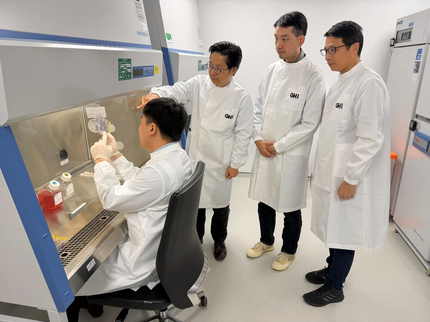 港大醫學院研發新減毒活疫苗 單次噴鼻即可截斷冠狀病毒傳播