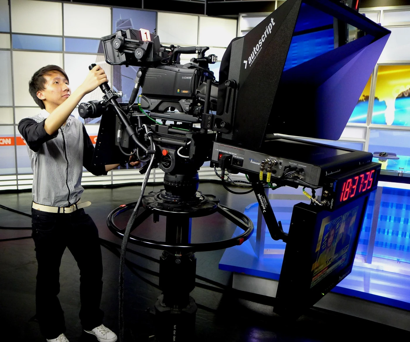 HKU Journalism graduate awarded HKU/Oxford Kwok Scholar <br>
to study public policy at Oxford University