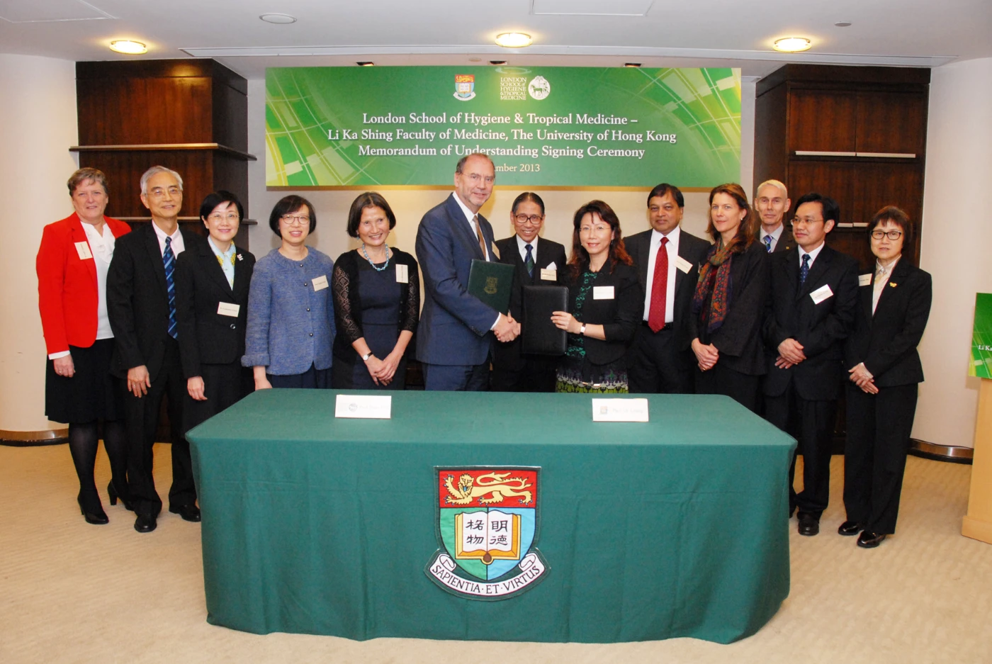 香港大學李嘉誠醫學院與英國倫敦大學衞生及熱帶醫學院簽署合作備忘
