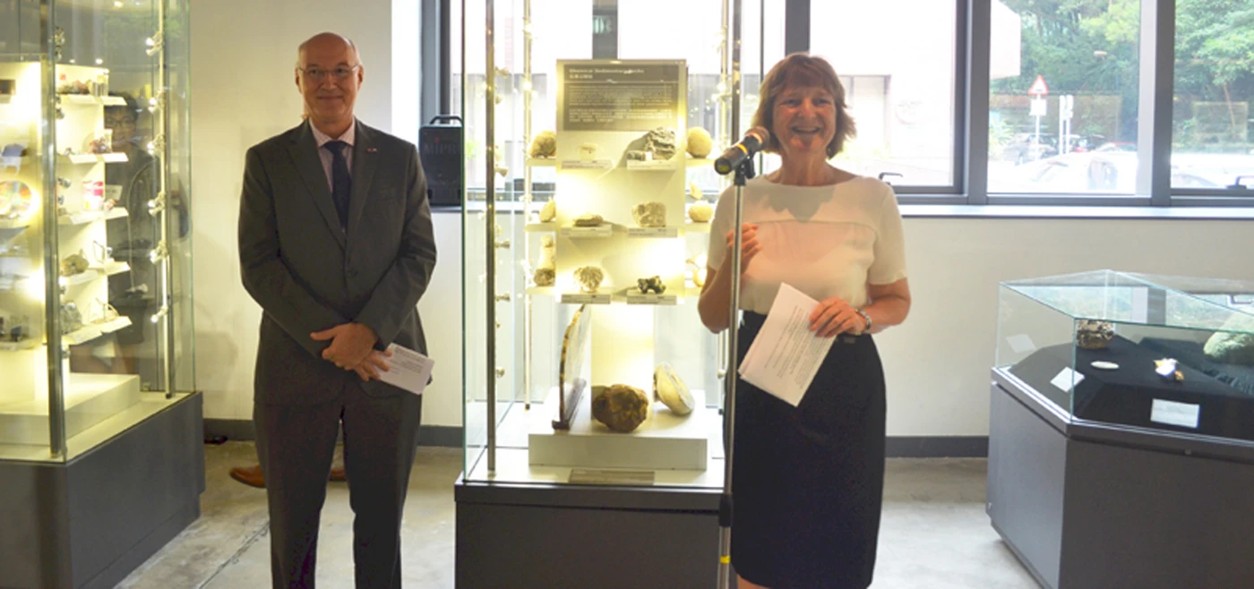 Dr Petra Bach, Curator of the Stephen Hui Geological Museum introduces Mr Eric Berti, the Consul General of France in Hong Kong & Macau at the joint Opening Reception of the Climate Change 360 exhibition, a collaboration between the Consulate General of France in Hong Kong & Macau and the Stephen Hui Geological Museum.