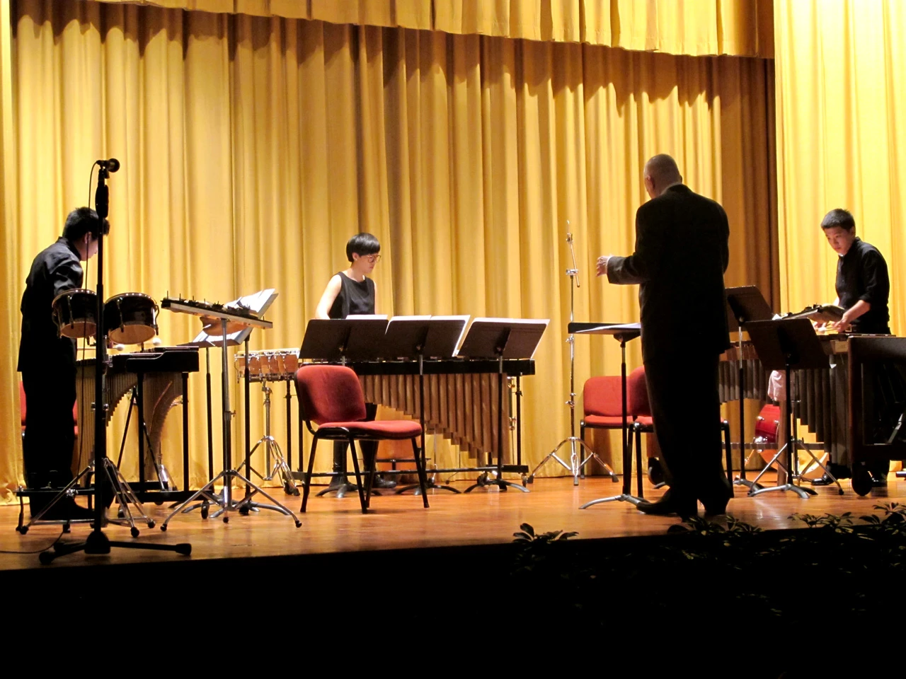 The last piece of the concert A Volcano Mouth is written for three marimbas.