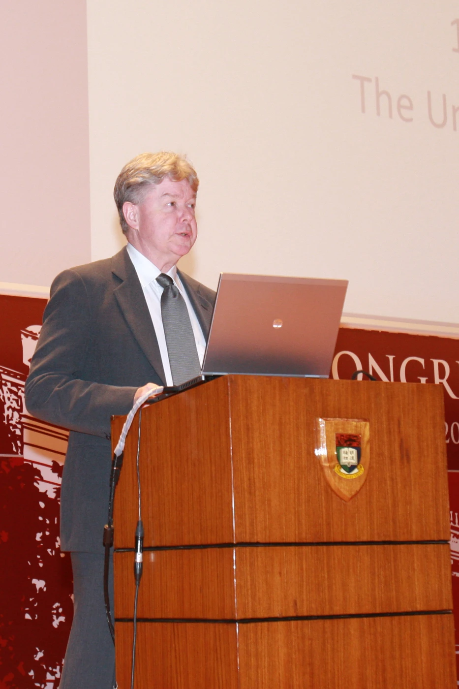 Professor John P. Burns, Dean of Faculty of Social Sciences at HKU, gives the keynote address at the ceremony.