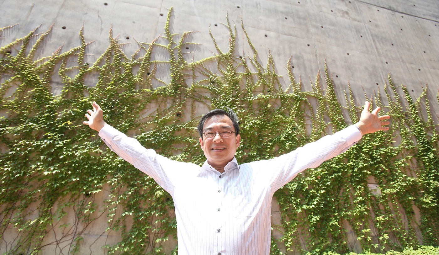 HKU Geography Chair Professor Jim Chi-yung received the 2014 L.C. Chadwick Award for Arboriculture Research