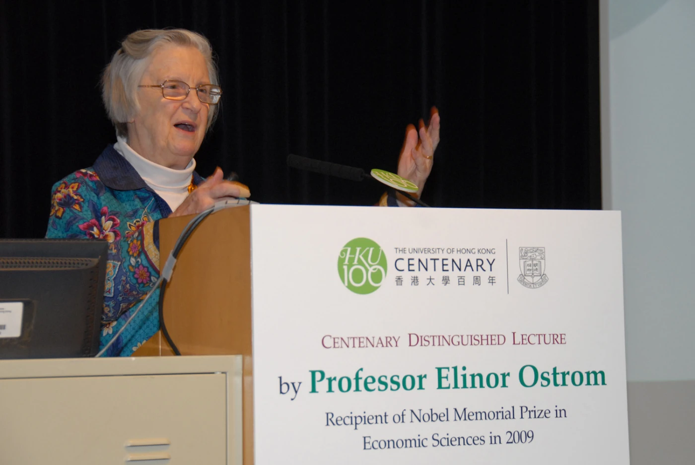 Nobel Laureate Professor Elinor Ostrom gives Centenary Distinguished Lecture: Rethinking Environmental Protection and Politics