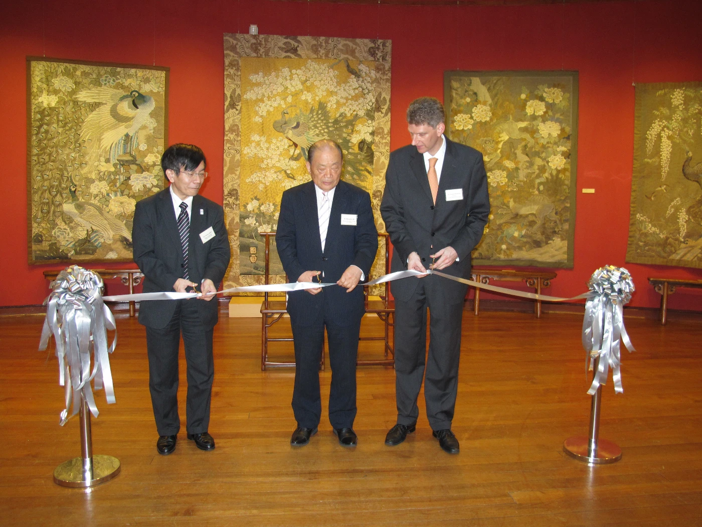 Exquisite Craftsmanship :<br>
Exhibition of the Japanese Cloisonné Enamels and Embroideries of the Meiji Period from the Collections of the Ise Foundation