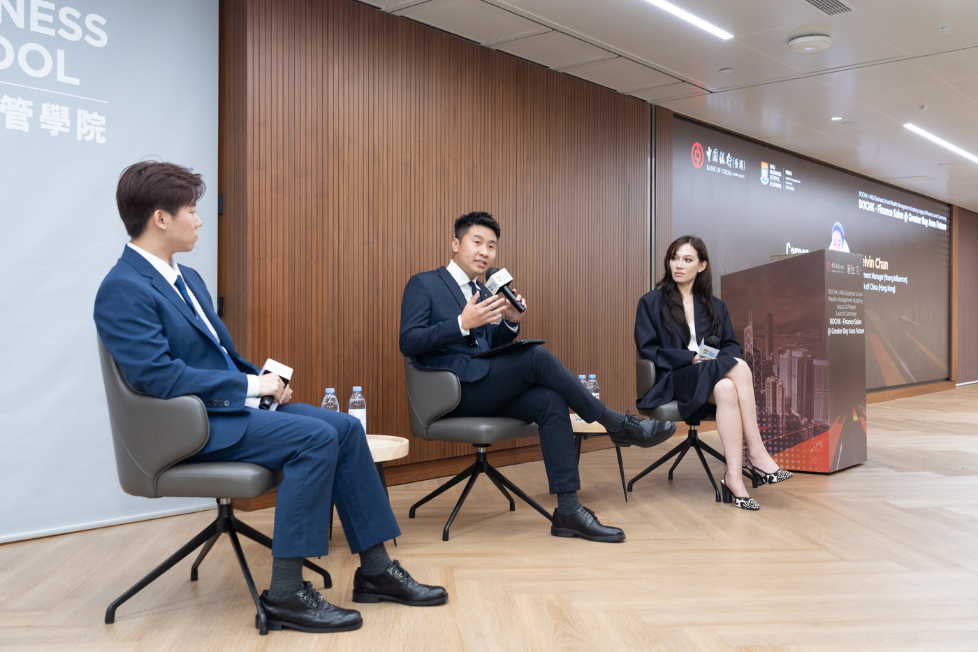 Mr. Kelvin CHAN, an HKU Business School alumnus currently working at BOCHK, shared his personal career development journey at the event.