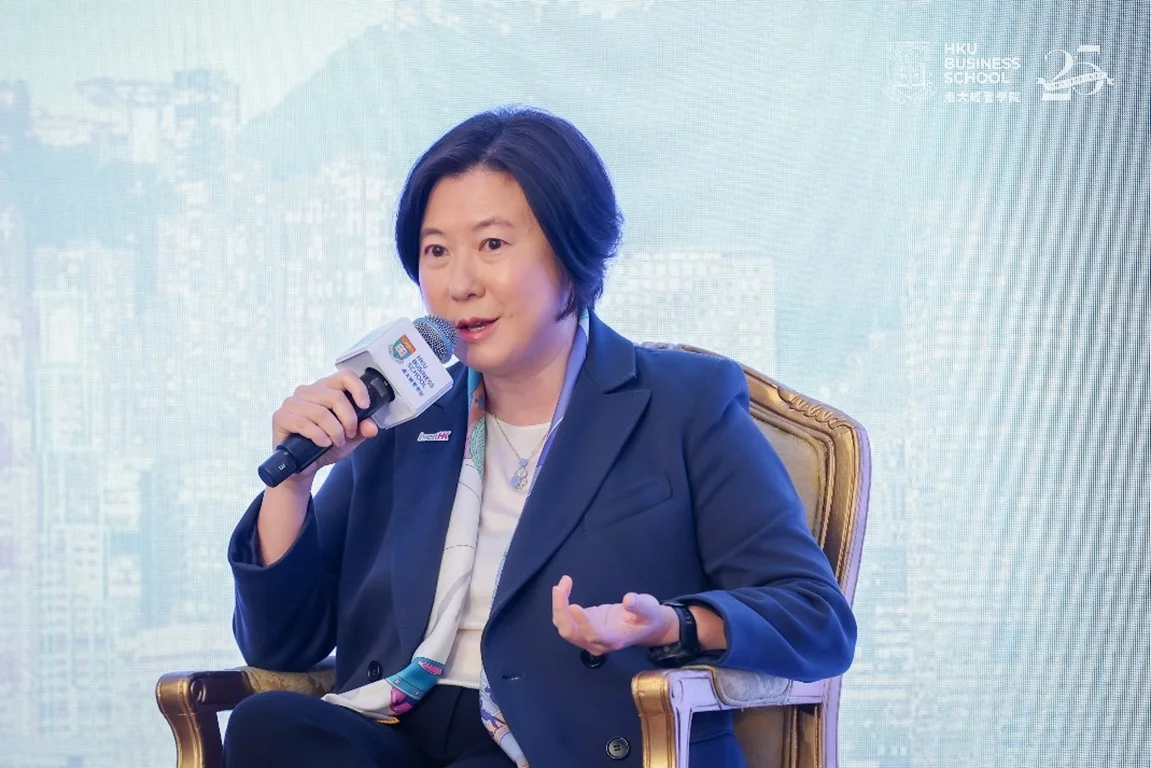 香港特別行政區政府投資推廣署署長劉凱旋女士參與論壇發言。