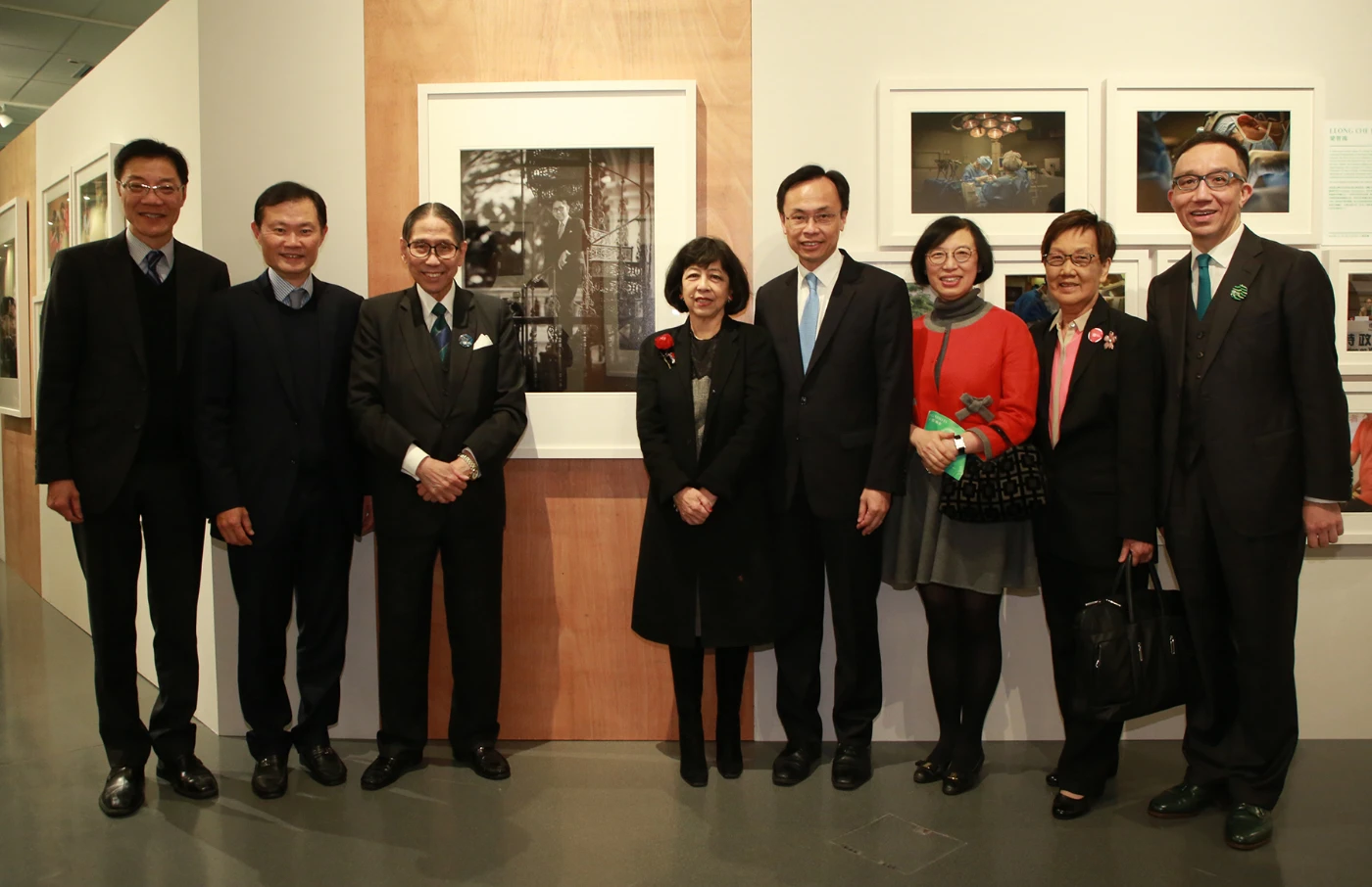 pGuests walk around the “World of Doctors” section, which captures the challenges and moments in the lives of 29 Faculty professors, alumni and students, through the lens of renowned photographer Ducky Tse.