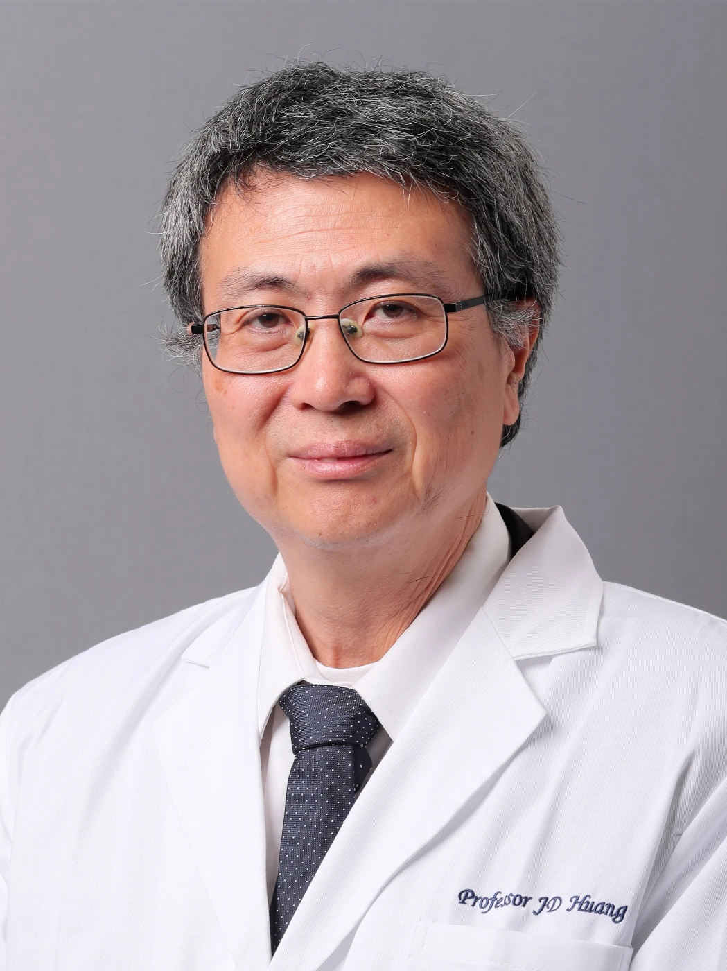 香港大學李嘉誠醫學院生物醫學學院合成生物學講座教授及慧賢慈善基金教授（生物醫學）黃建東教授