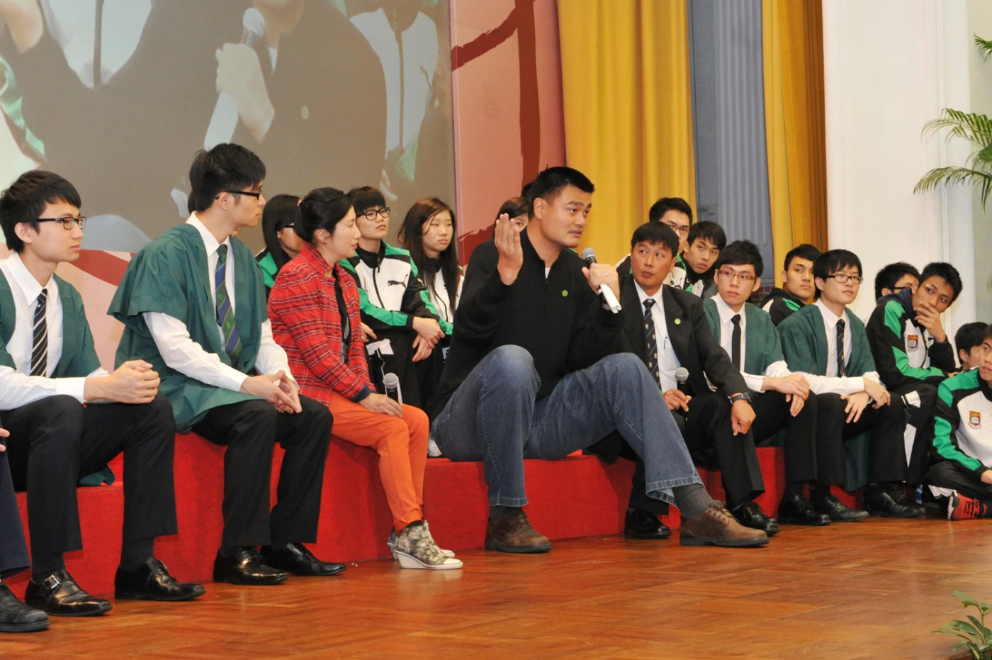 Yaoming on Yaoming @ HKU<br>
Join in a dialogue with Yaoming