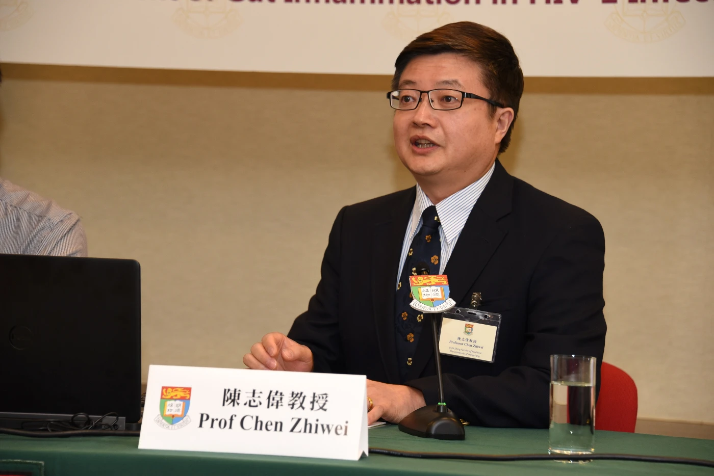 Professor Chen Zhiwei, Director of the AIDS Institute and Professor of Department of Microbiology, Li Ka Shing Faculty of Medicine, HKU points out that the HKU research team, for the first time, discovers a new immune pathway that accounts for gut-associated inflammation.  The findings also demonstrate that by blocking this pathway it is possible to prevent HIV-1-induced mucosal damages.