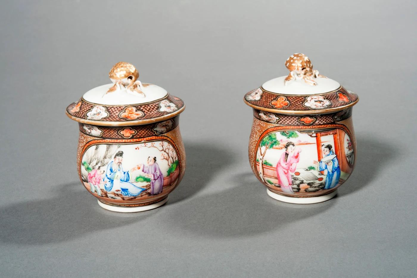 Pair of custard cups
     Jingdezhen, China, Qianlong period, ca. 1790s
     Porcelain with blue underglaze and overglaze enamels, height 8.7 and 9 cm
     Donated in memory of Miss Beryl Robina Wright
     HKU.C.1997.1279-88