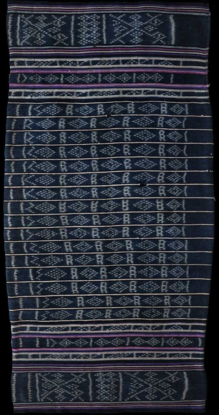 Flores (probably Palue)
     Palue people
     Tama, sarong
     Warp ikat in medium hand-spun cotton
     19th or early 20th c. (Image 209)