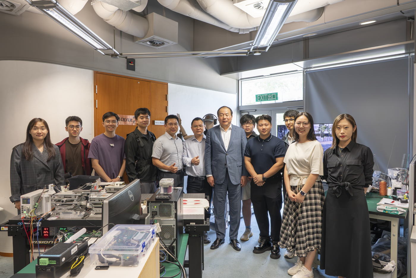 Professor Xi's team.