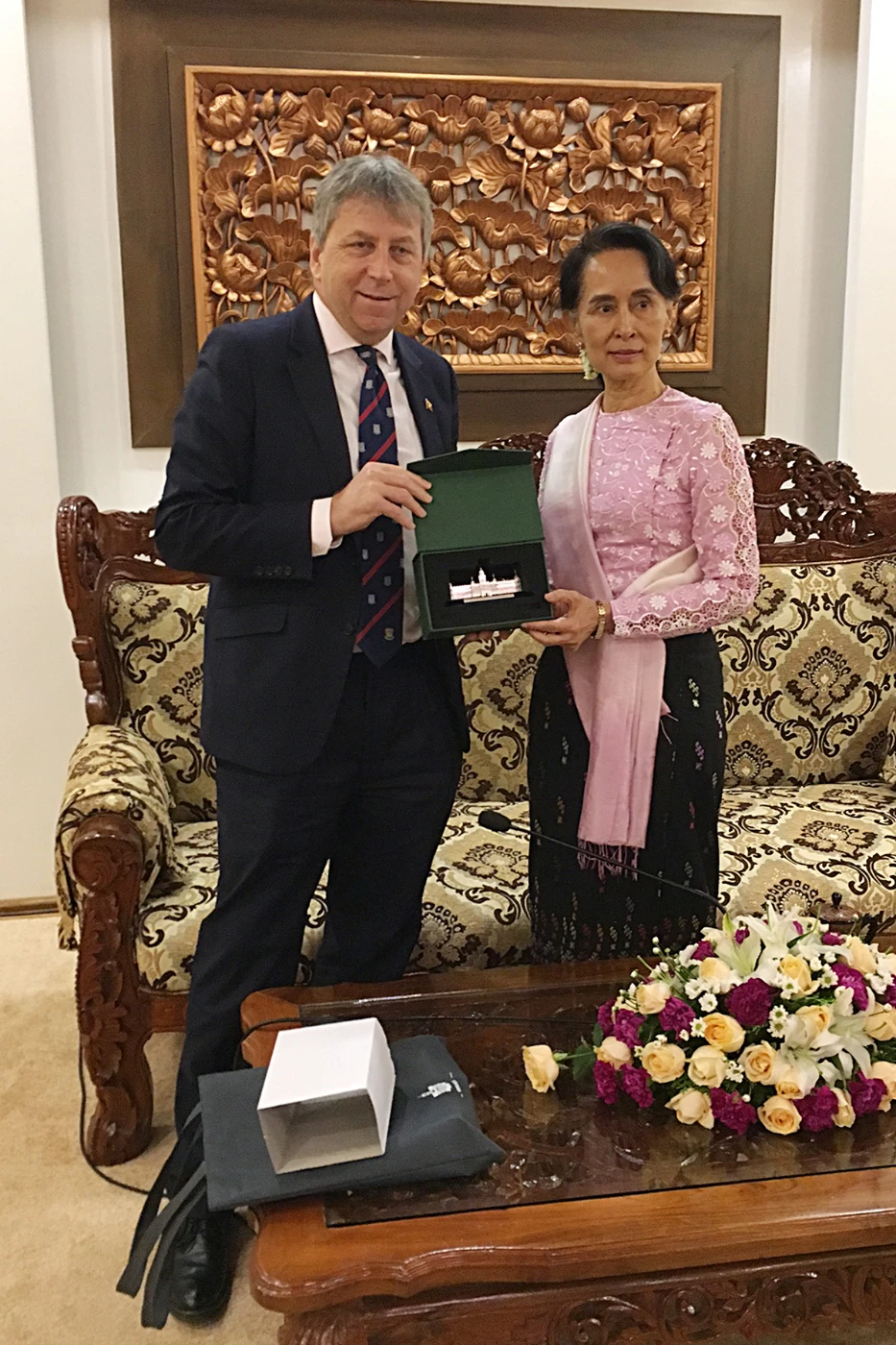 HKU President Professor Peter Mathieson and Daw Aung San Suu Kyi
