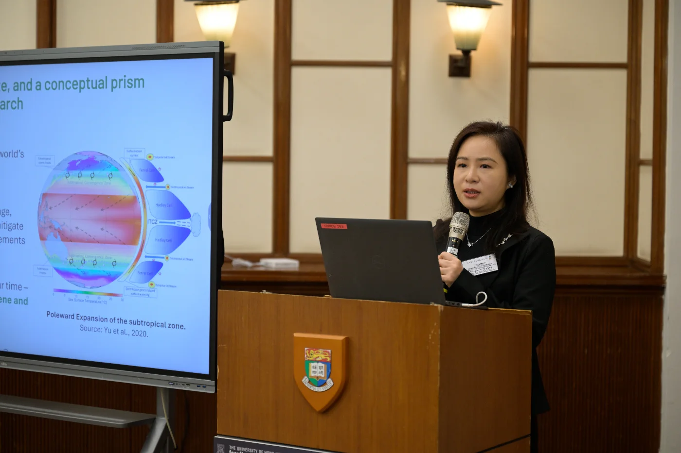 香港大學建築學院城市規劃及設計系系主任、羅旭龢夫人基金教授（建築環境）何深靜教授