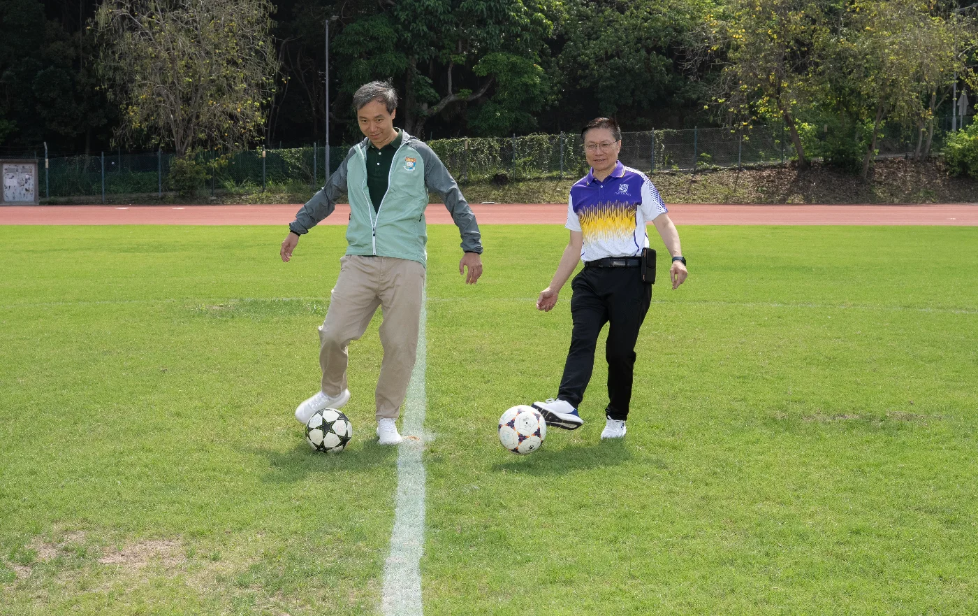 (Left) Professor Chen Lin, Vice-President and Pro-Vice-Chancellor (Business) of HKU, and Professor KO Wing-hung, Associate Vice-President (Student Experience) of CUHK, officiated at the kick-off ceremony.