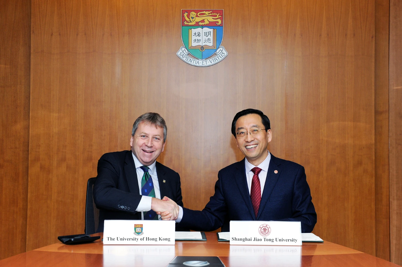 HKU and Shanghai Jiao Tong University form strategic partnership <br>
to bring new medicine to the public