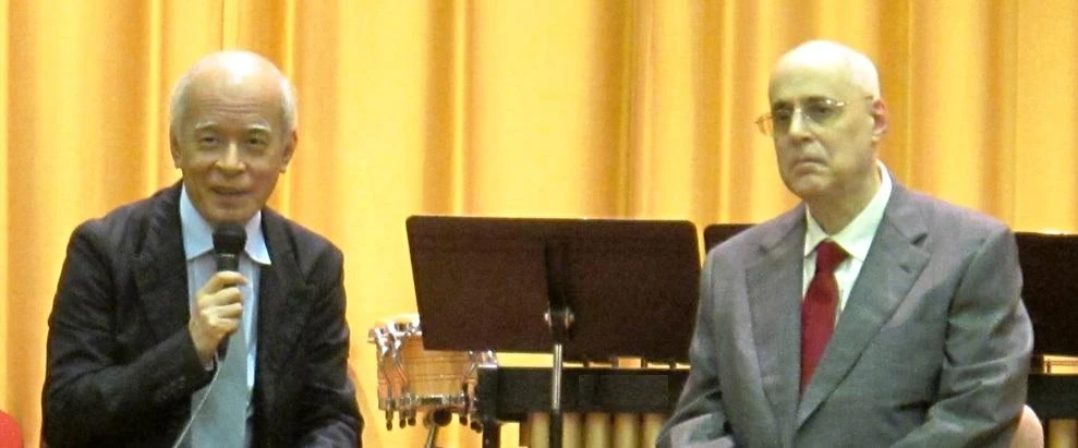 Japanese Composer Jo Kondo and Conductor Paul Zukofsky share their views on new music with the audience.