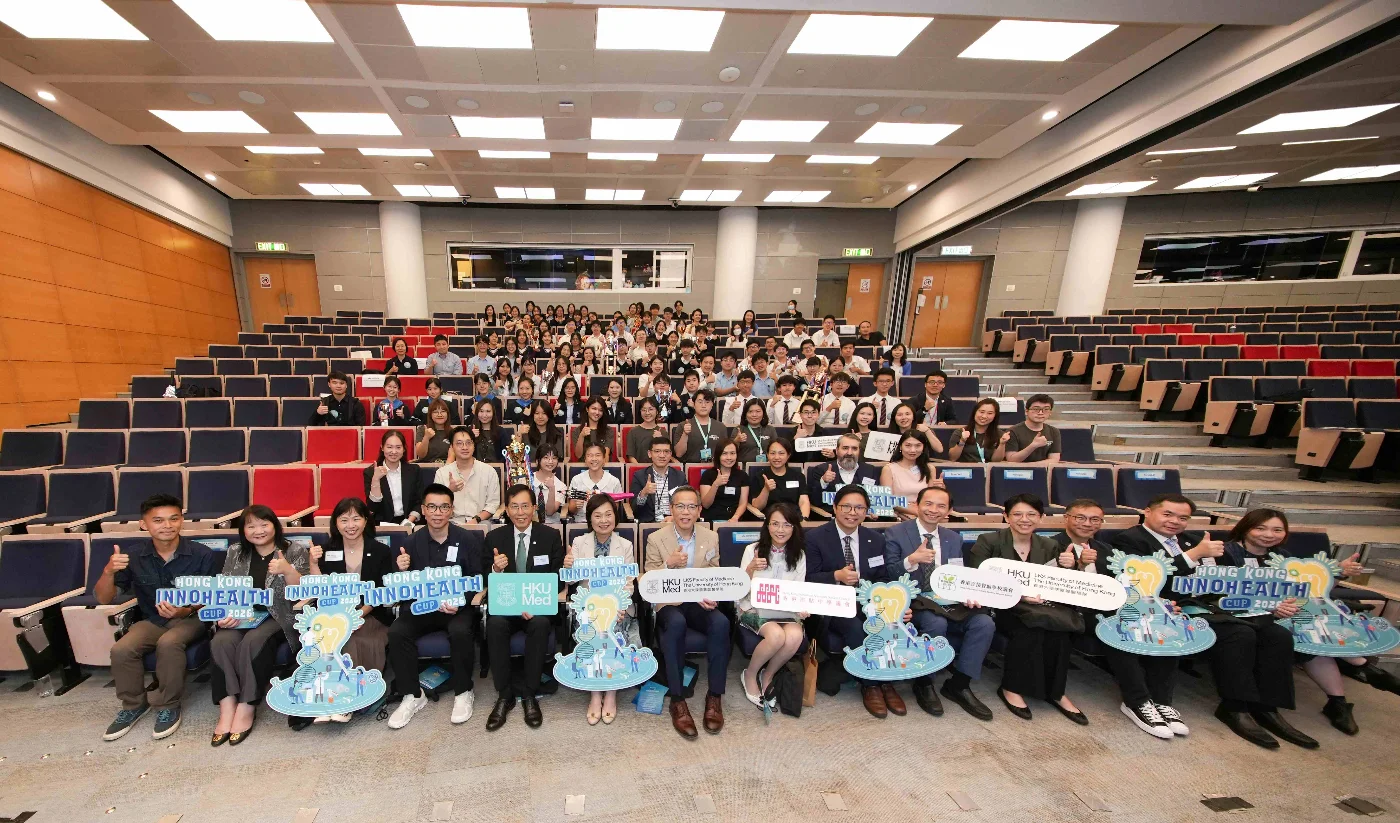 A total of ten teams advanced to the final of the ‘Hong Kong InnoHealth Cup', showcasing the boundless potential of secondary school students. The winning teams will participate in a summer programme at HKUMed and Queen Mary Hospital, gaining hands-on clinical experience under the guidance of medical tutors to further expand their medical horizons.