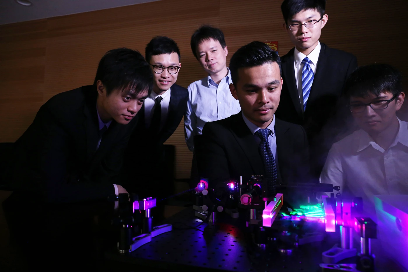 港大科學家利用簡單一對平行鏡<br>
嶄新激光影像掃描技術較現有技術快一百倍