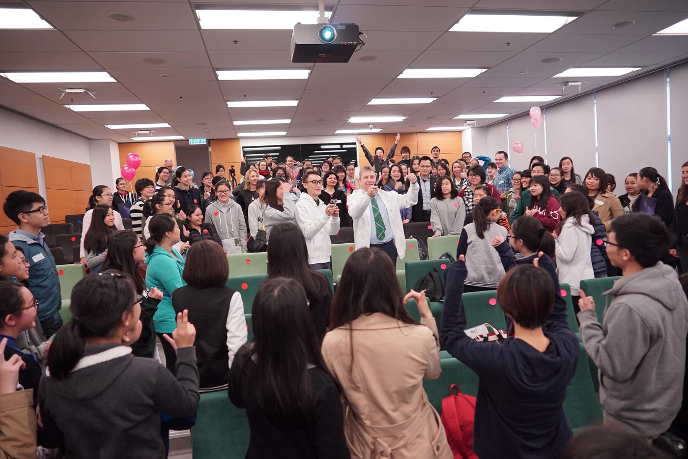港大工程及社會科學學院學生舉辦「Girls4Tech 2016」<br>
啓發中學女生發掘科技的無限可能