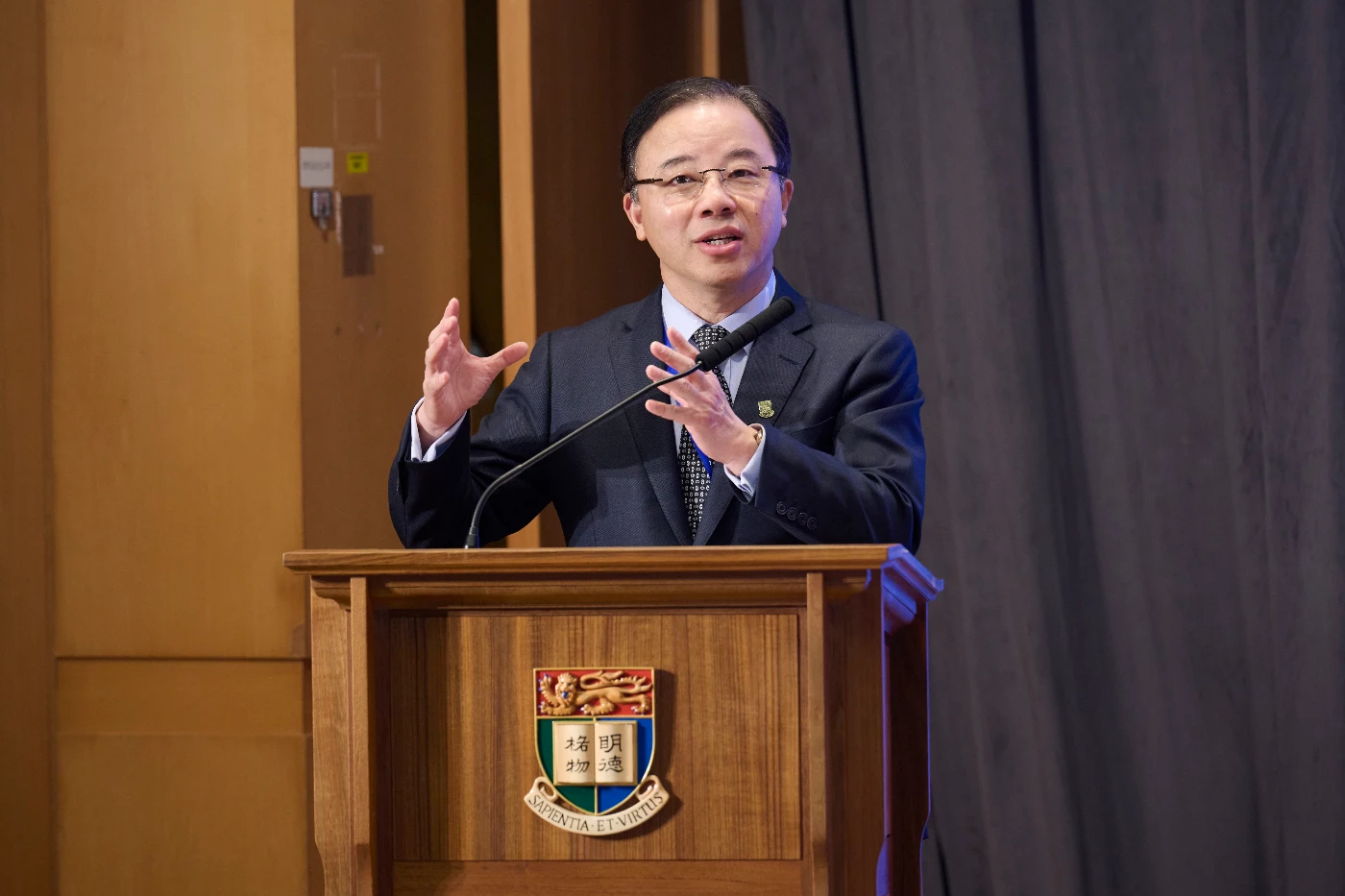 Professor Xiang Zhang, President and Vice-Chancellor of HKU, delivers the welcome remarks.