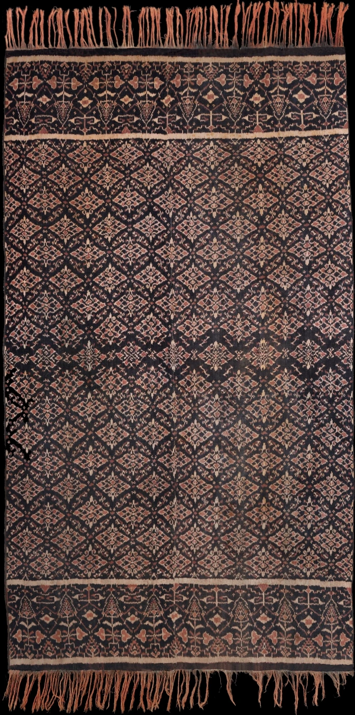 Flores (Ende)
     Endenese people
     Luka semba, men’s wrap
     Warp ikat in fine hand-spun cotton
     1910–1930 (Image 246)