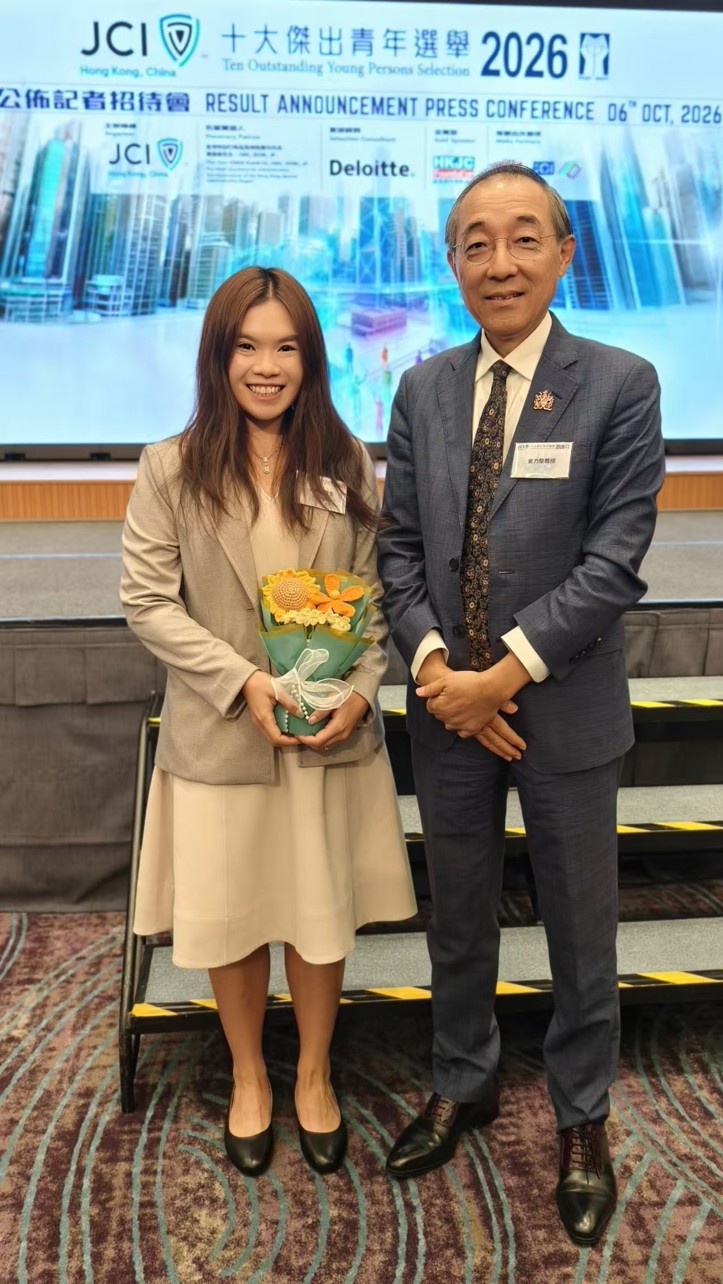 Professor Phoebe Lam and Professor Jin Lijian, Dean of the HKU Faculty of Dentistry at the TOYP 2026 Awards Ceremony..