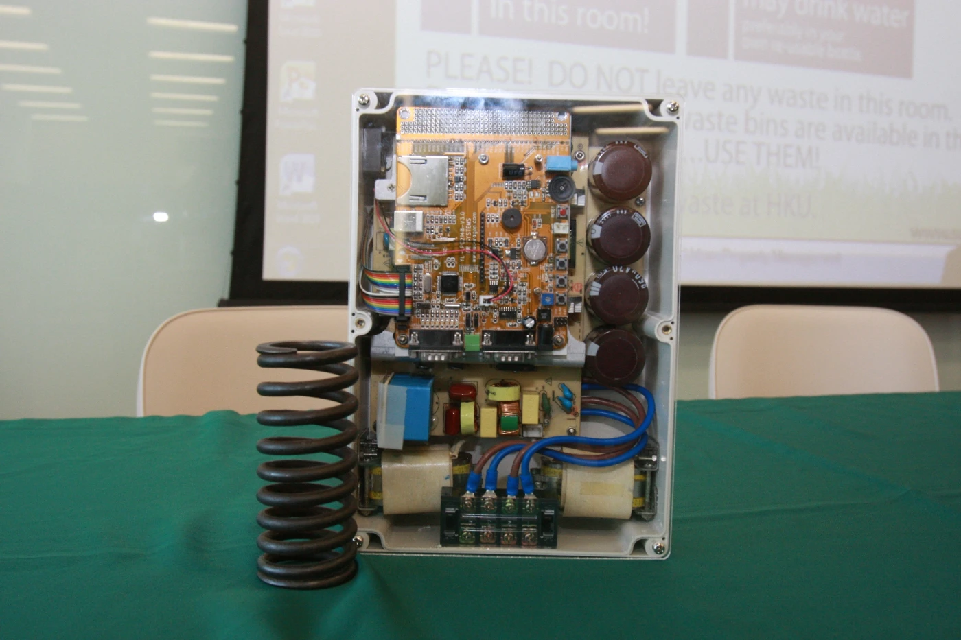(right) The electric spring invented by HKU research team and (left) a mechanical spring