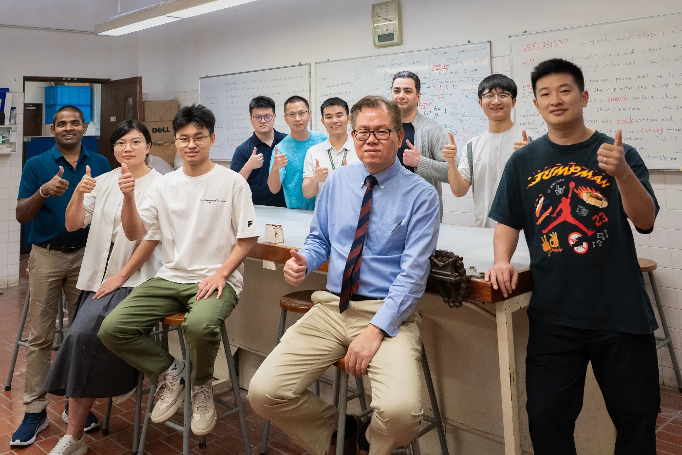 Professor Yang and his students.