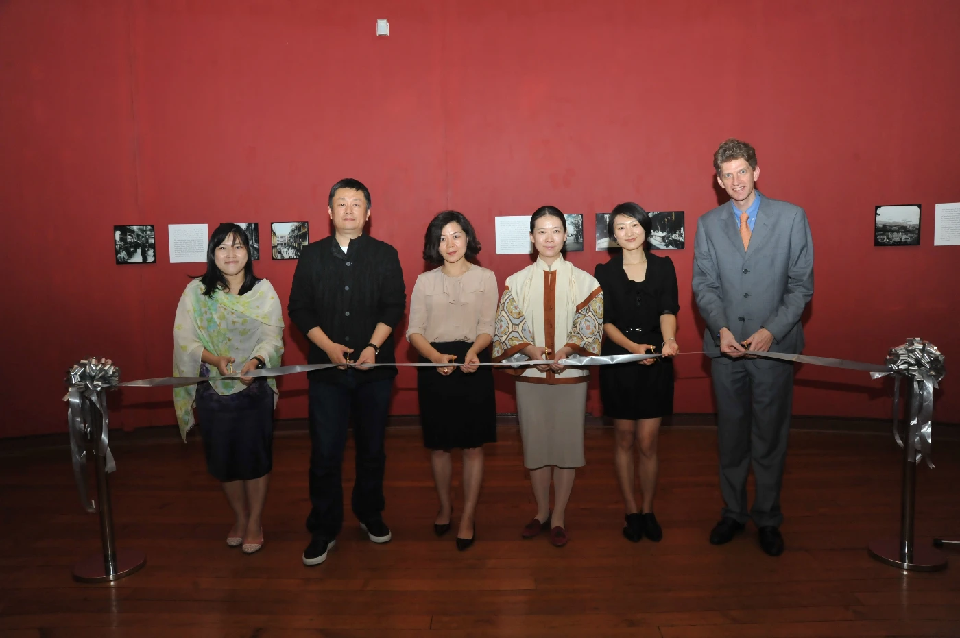 Nostalgia for Ancient Times: Contemporary Chinese Art<br>
to showcase contemporary techniques and styles in Chinese ink
