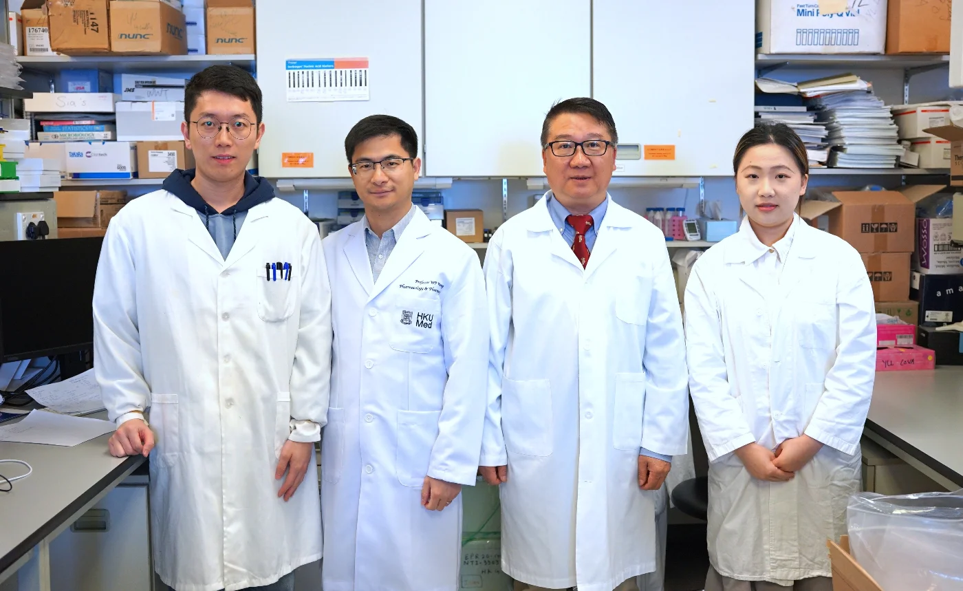 World’s First Hybrid Photosensitive Immunotherapy: The research team, led by Professor Tu Wenwei (second right) and Professor Wang Weiping (second left) pioneers the world's first hybrid photosensitive immunotherapy for a breakthrough in cancer treatment.
