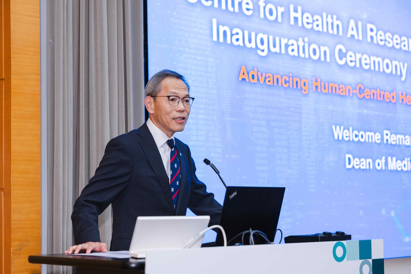 Professor Chak-sing Lau, Vice-President and Pro-Vice-Chancellor (Health) and Dean of Medicine, HKU, delivers his welcome remarks.

