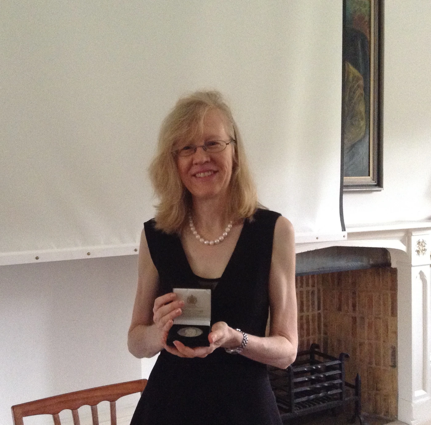 HKU scholar of philosophy Dr Alexandra Cook receives the prestigious <br>
John Thackray Medal of the Society for the History of Natural History 2013